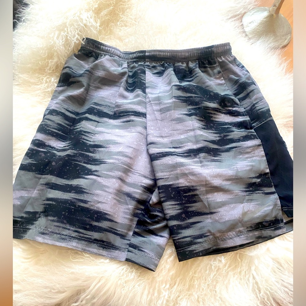 EUC Nike Dri-fit camo pattern men’s athletic gym shorts in SZ S!!!